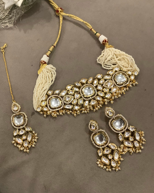 Inayat Kundan Moti Maangtikka